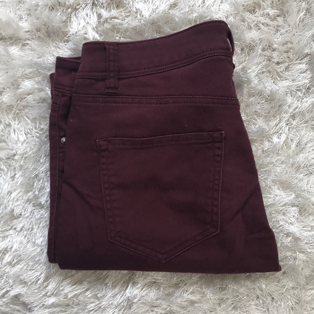 H&M DIVIDED Maroon skinny jeans! Super stretchy!✨